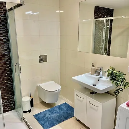 Petrska 33 Design 2-room Apartment
